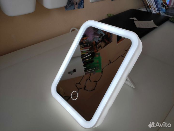 Зеркало с подсветкой настольное