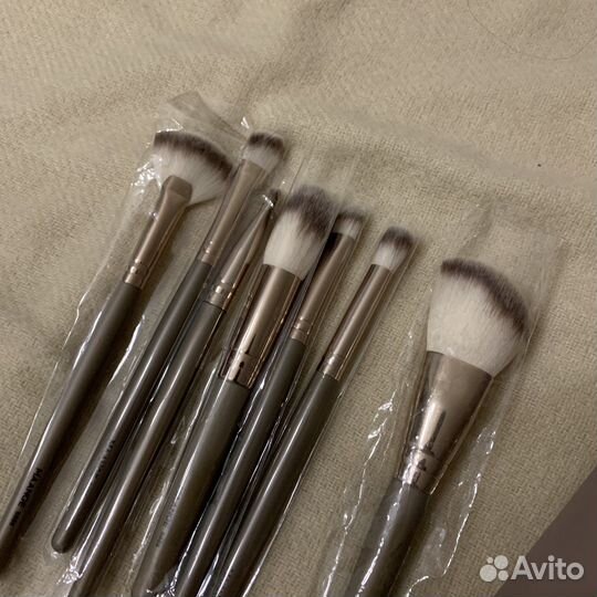 Кисти и футляр