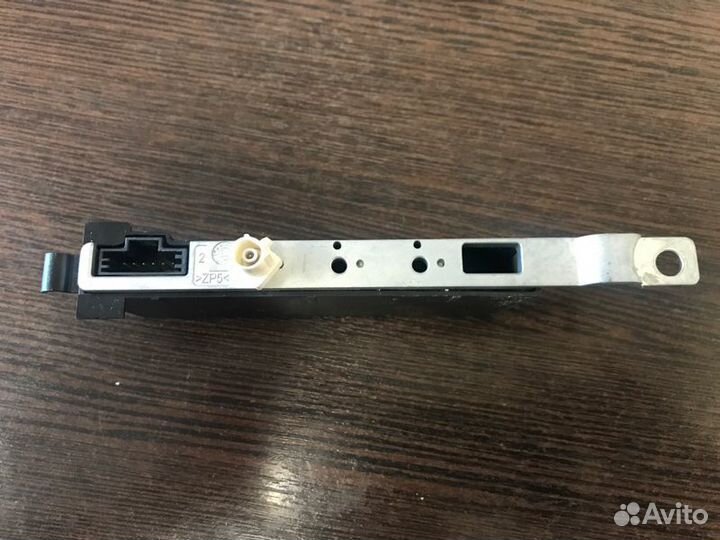 Усилитель антенны левый Porsche Cayenne 958 3.6