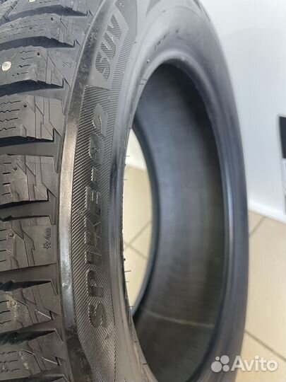 Bridgestone Blizzak Spike-02 SUV 235/55 R17 103T