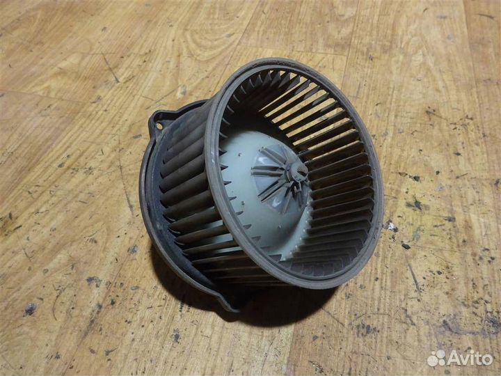 Моторчик печки Mitsubishi Carisma (DA) 1995-1999