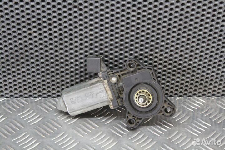 Моторчик стеклоподъемника Mercedes-Benz C215