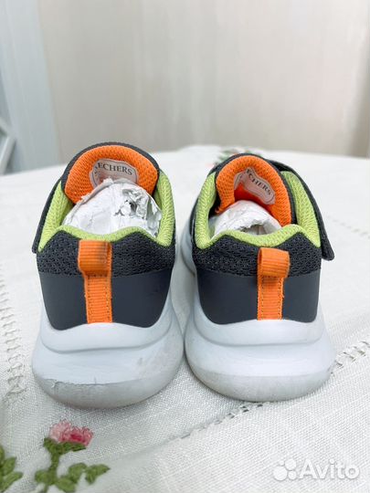 Кроссовки scechers 25