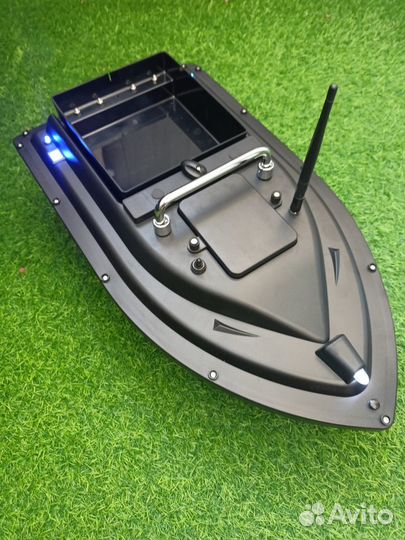 Прикормочный кораблик Тритон 2