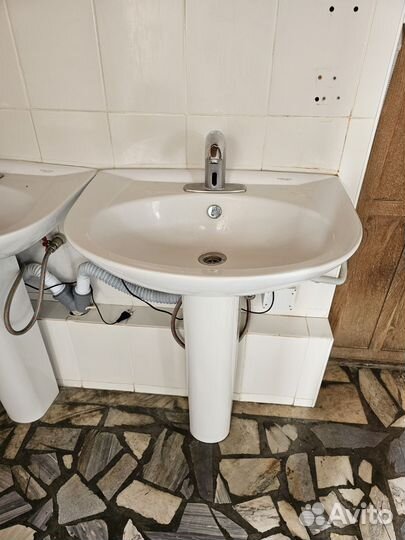 Раковина с пьедесталом