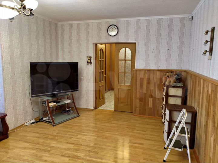 3-к. квартира, 94 м², 3/9 эт.