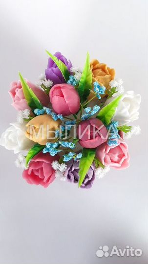 Букет из 11 тюльпанов в корзинке