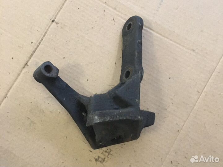 Кронштейн кпп Peugeot 307 (3033)