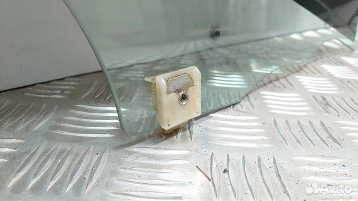 Стекло двери задней Mazda 3 BK рестайлинг (2006—20