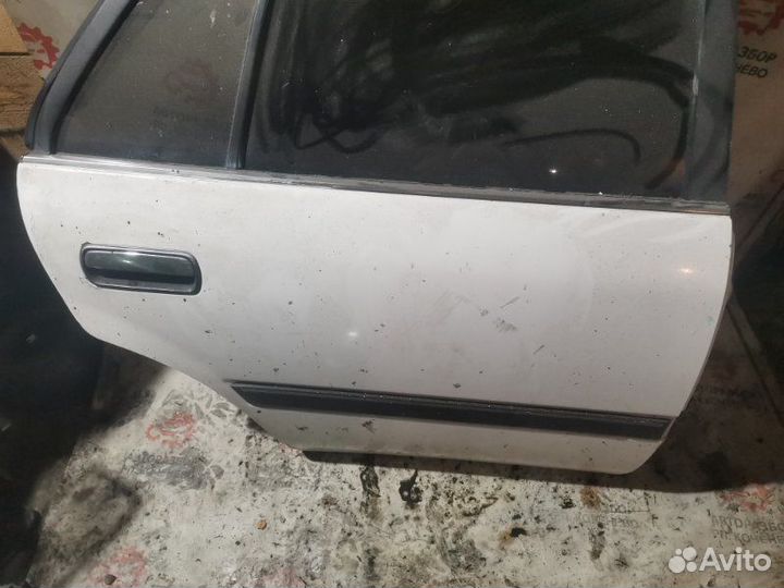 Дверь боковая задняя правая Toyota Corona AT170