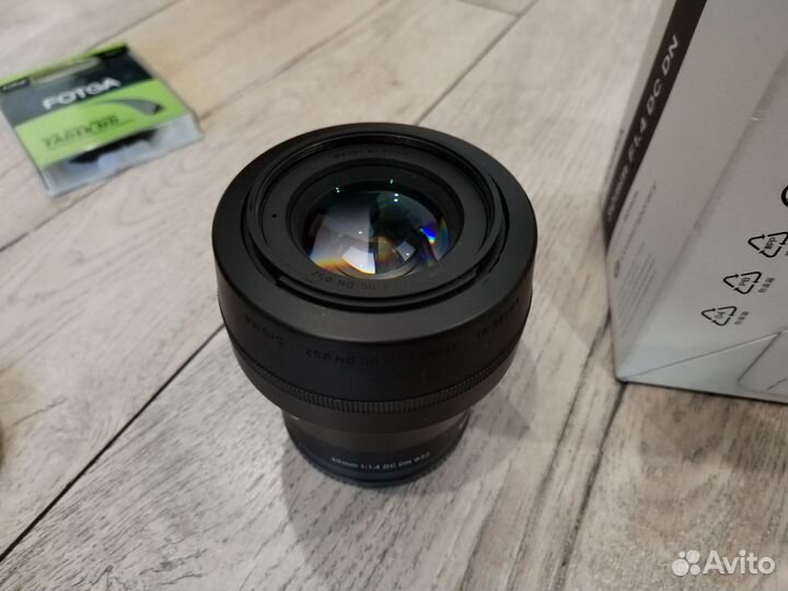 Объектив Sigma 30 mm 1 4