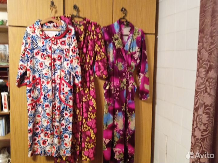 Халаты жен 50-52р в отл сост Очень красивые цвета