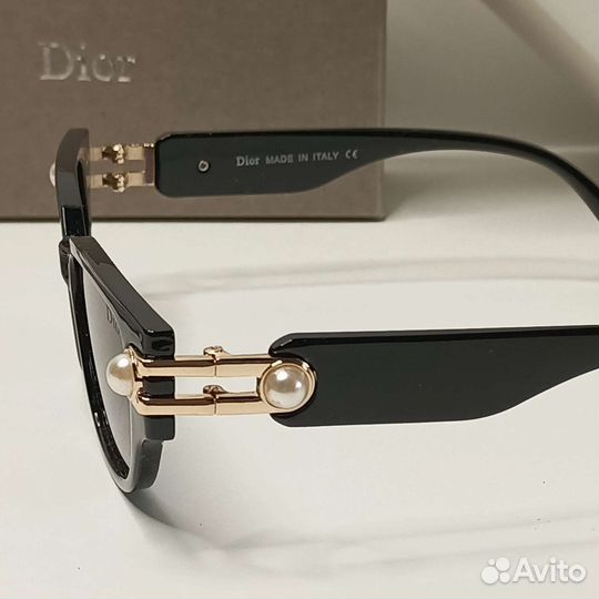 Солнцезащитные очки женские