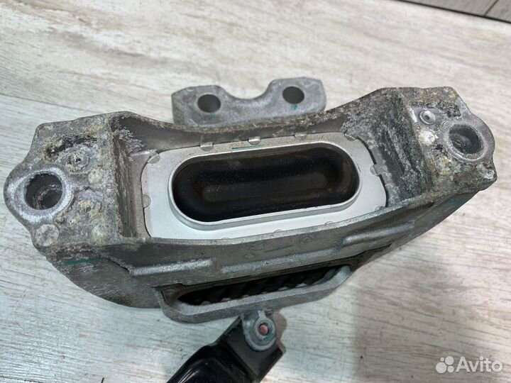 Опора двигателя правая Chery Tiggo 4 Pro