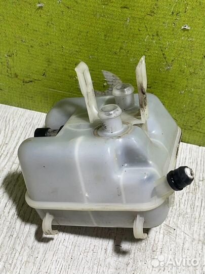 Бачок главного тормозного цилиндра Опель Астра Д