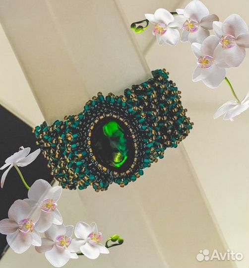 Браслет с камнем