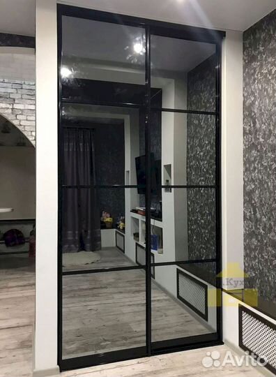 Шкаф купе с зеркалом