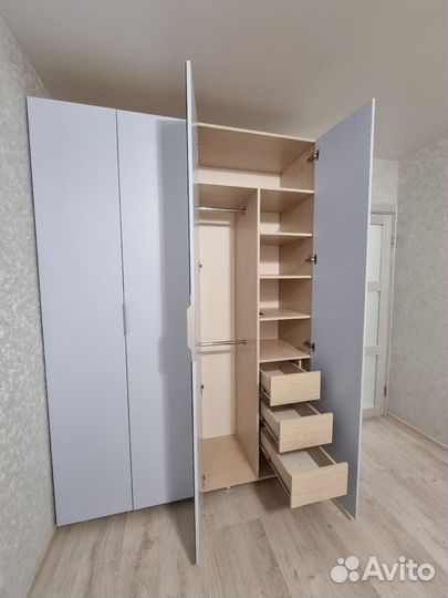 Шкаф купе с зеркалом