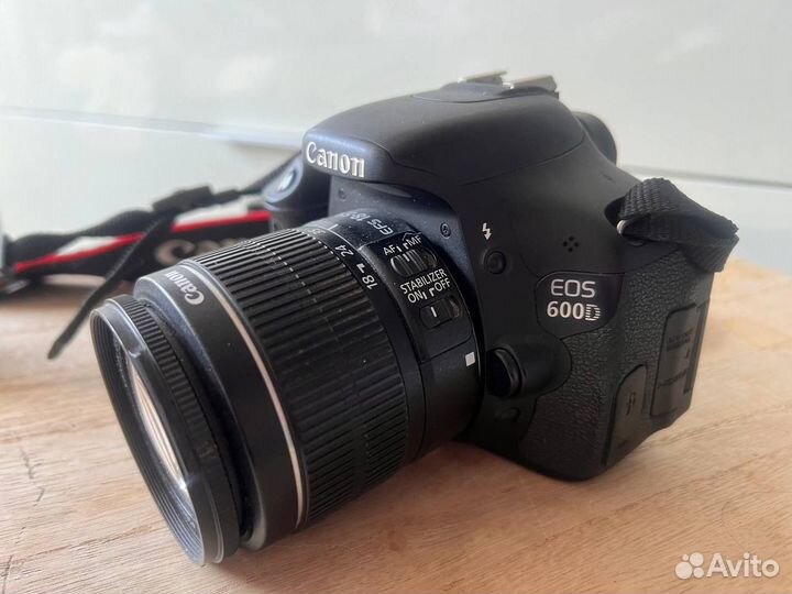 Зеркальный фотоаппарат Canon eos 600d