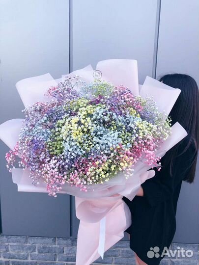 Букет из радужной гипсофилы