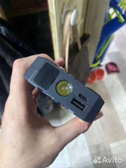 Портативное пусковое зарядное устройство