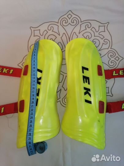 Горнолыжная защита ног. Шорты-самасбросы