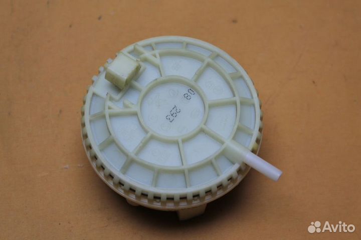 Прессостат Electrolux, Zanussi 132141990 бу. 8308