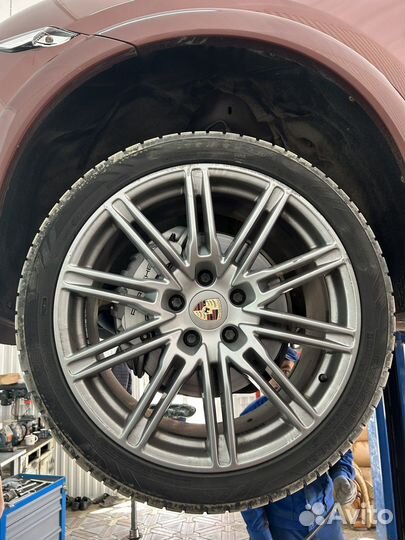 Nokian Tyres Hakka Black 2 SUV 295/35 R21 35W