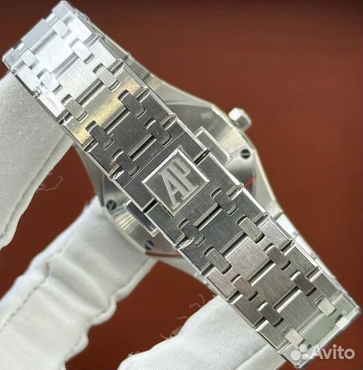 Часы Audemars Piguet Royal Oak Diamond Bezel