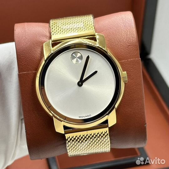 Часы movado