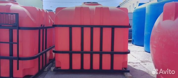 Емкость пластиковая в обрешетке под воду кас жку