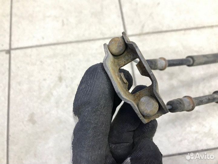 Трос ручника Opel Zafira B 1.8 Z18XER 2011