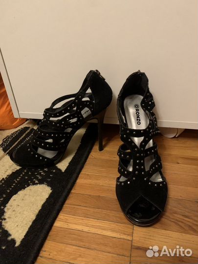 Босоножки 40