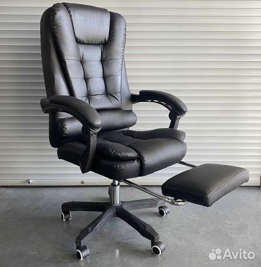 Компьютерное кресло руководителя