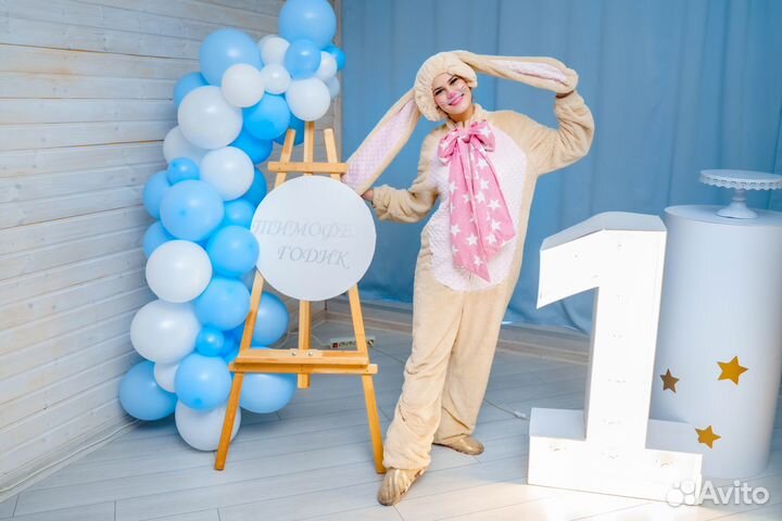 Лофт пространство для мероприятия. Аниматоры