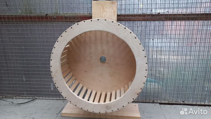 Колесо и дом для белки