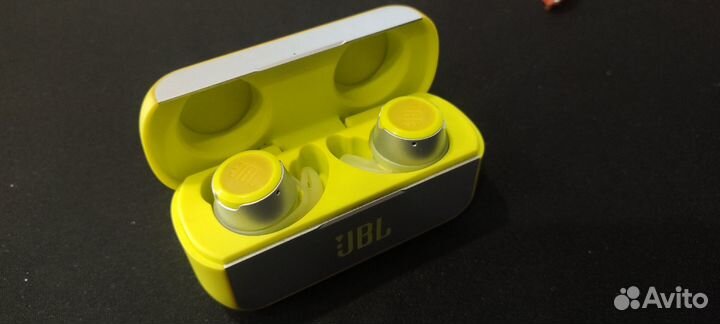 Беспроводные наушники JBL Reflect flow