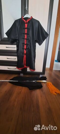 Костюм и меч для ушу