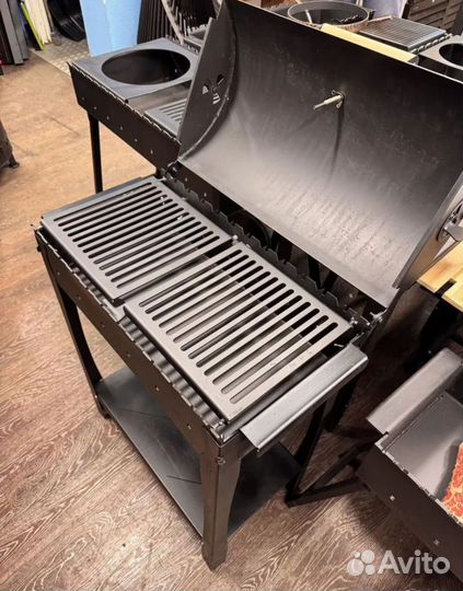Мангал с полкой и крышкой барбекю