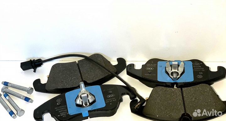 Тормозные колодки Volkswagen 4G0698151AA