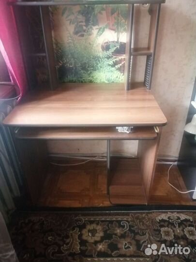 Компьютерный стол