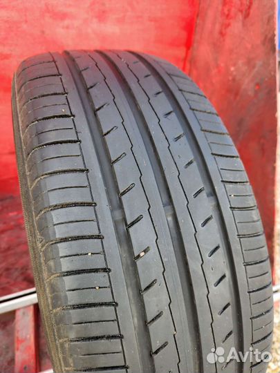 Yokohama BluEarth-ES ES32 215/50 R17