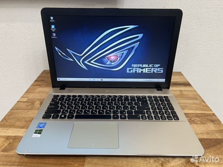 2020 Asus идеал 4Gb SSD256 звук бомба акум 6 часов