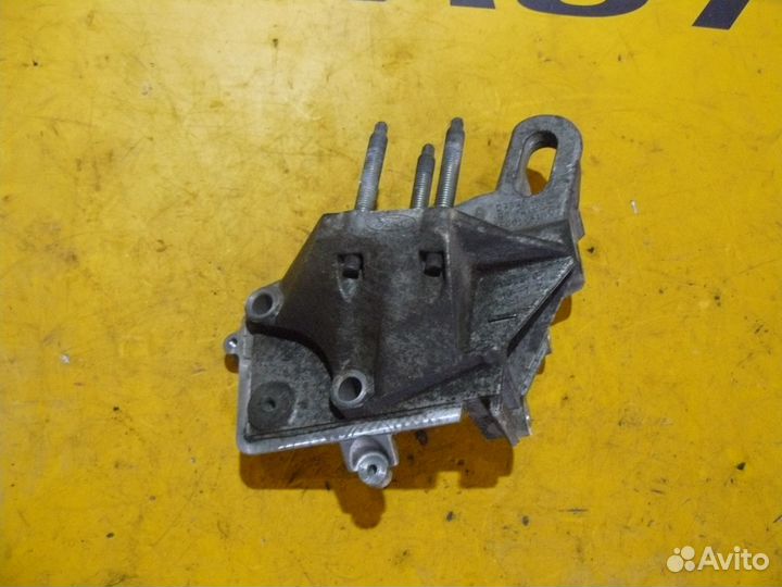 Кронштейн двигателя Ford Fiesta 2007г