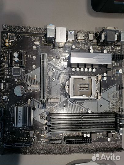 Материнская плата