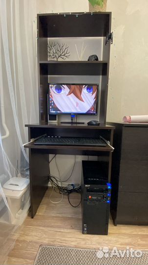 Компьютерный стол