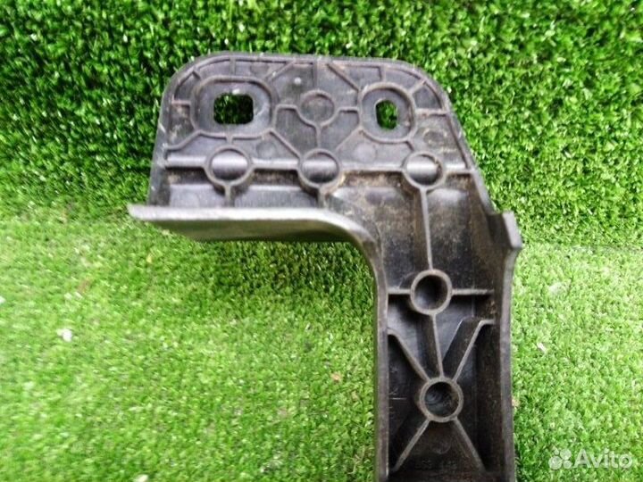 Кронштейн Audi Q3 8UB cczc 2013