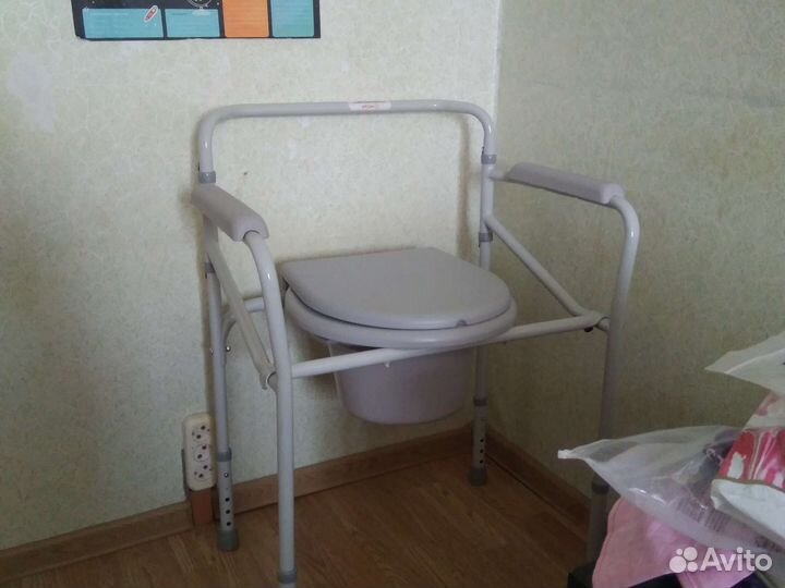 Санитарный стул для инвалидов