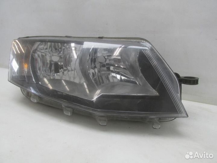 Фара правая Skoda Octavia