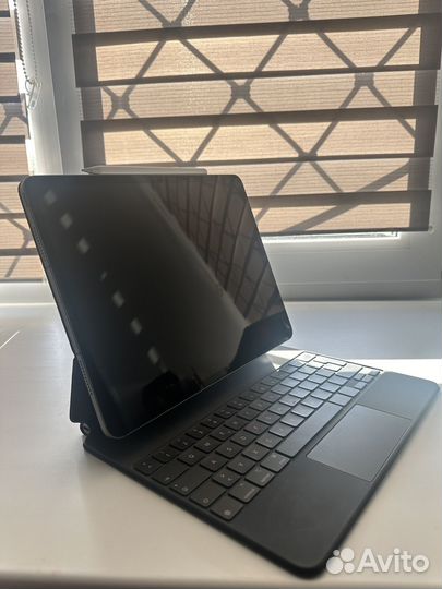 iPad Pro 12.9 M1 256Gb wi-fi + Magic Keyboard + Ap